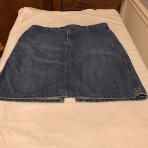 SALE 🔥GAP Jean Skirt
